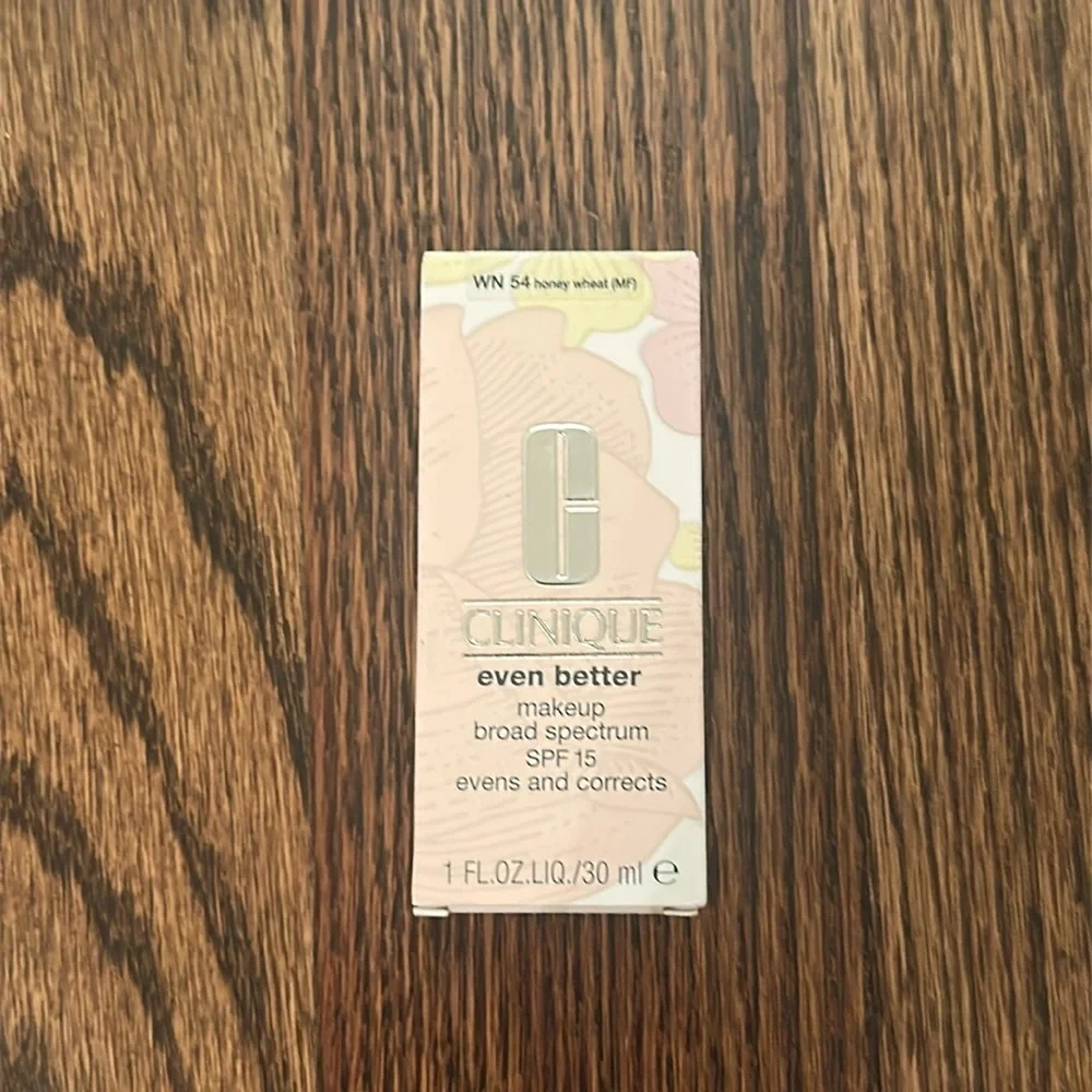 🆕 CLINIQUE Even Better Makeup Broad Spectrum SPF 15 Foundation WN 54 Honey Wheat